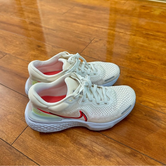 Nike ZoomX Invincible Run Flyknit - Picture 1 of 7